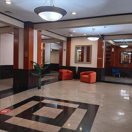Clarion Hotel & Suites Mount Laurel Εξωτερικό φωτογραφία